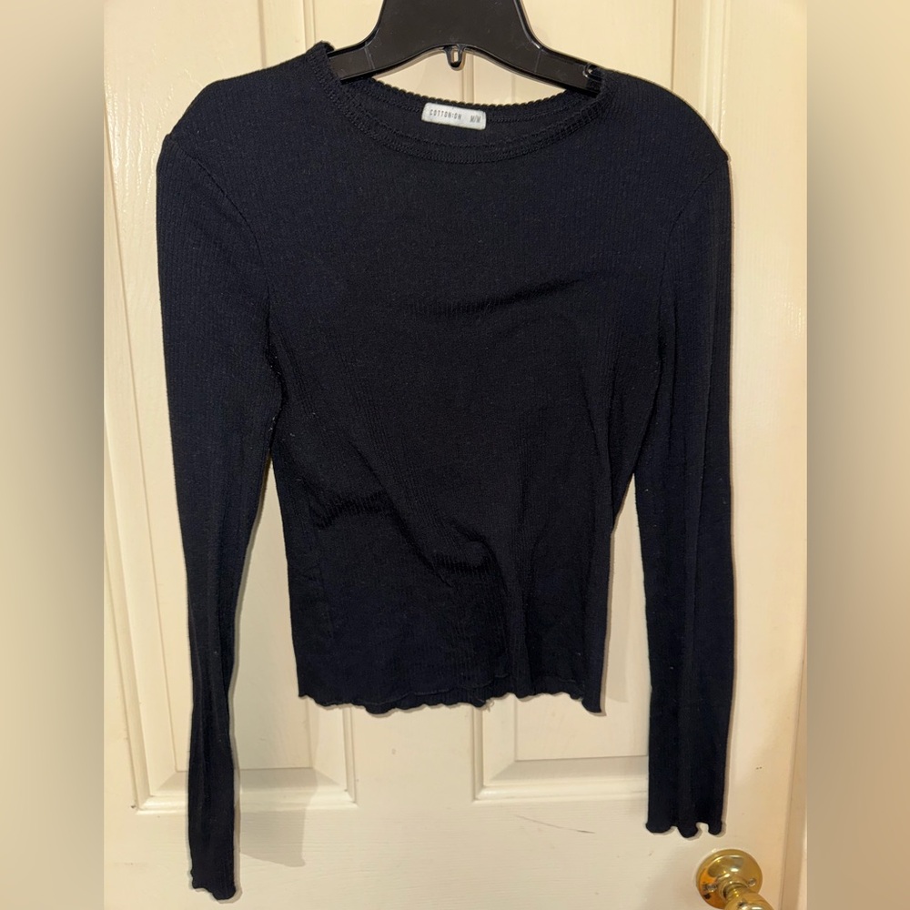UNUSED basic black long sleeve